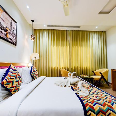 אמריצר Classio Royale By Io Hotels Near Golden Temple מראה חיצוני תמונה