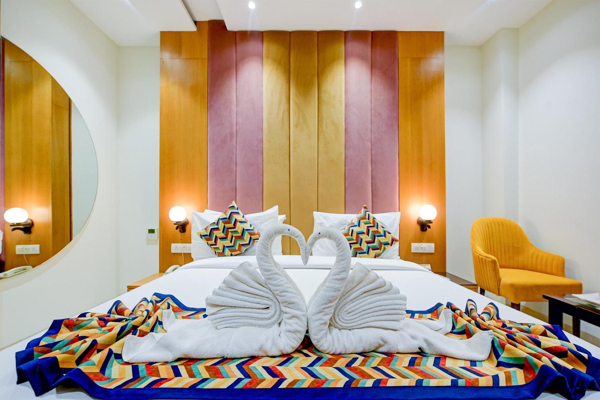 אמריצר Classio Royale By Io Hotels Near Golden Temple מראה חיצוני תמונה