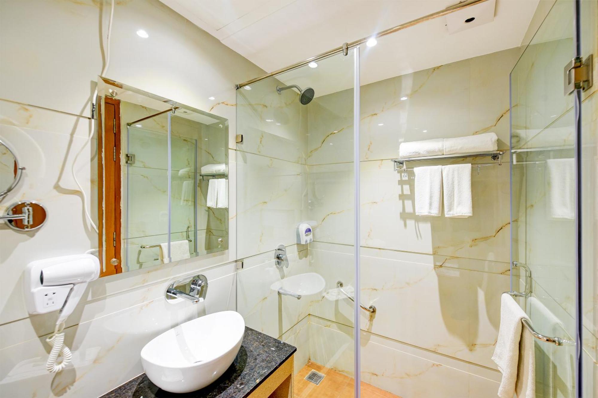 אמריצר Classio Royale By Io Hotels Near Golden Temple מראה חיצוני תמונה