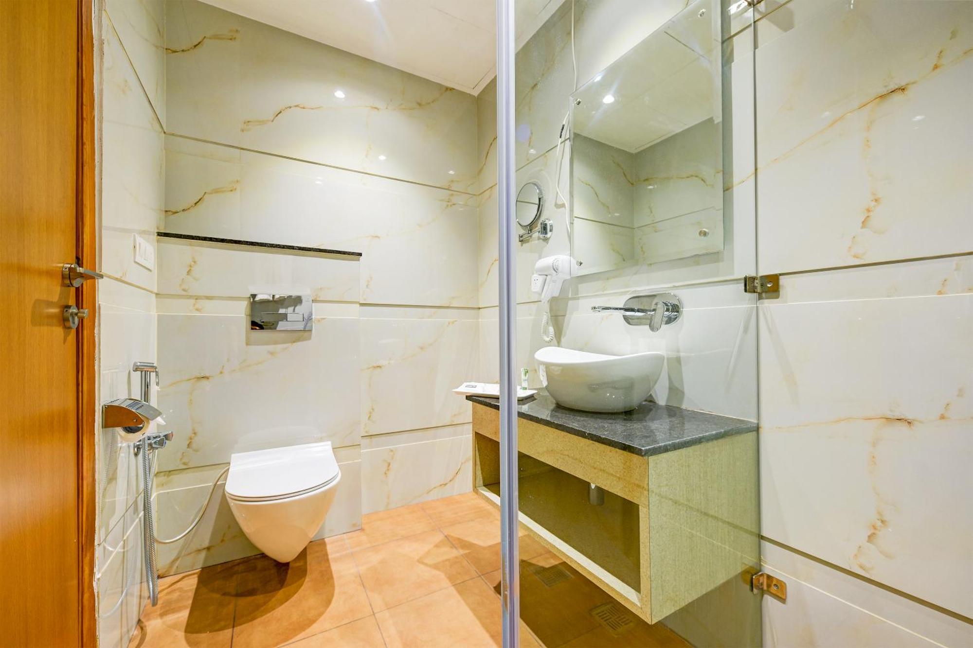 אמריצר Classio Royale By Io Hotels Near Golden Temple מראה חיצוני תמונה