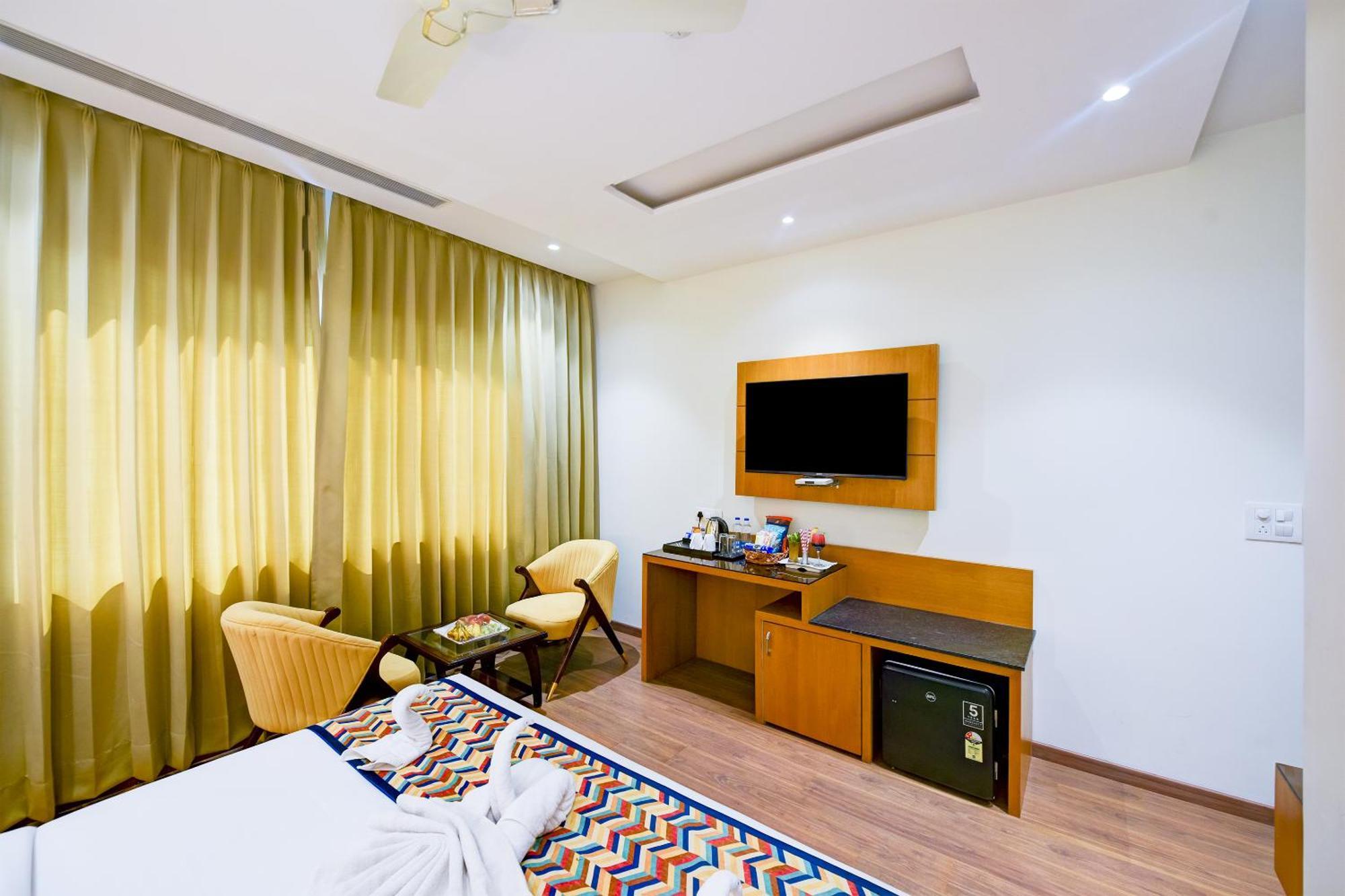 אמריצר Classio Royale By Io Hotels Near Golden Temple מראה חיצוני תמונה